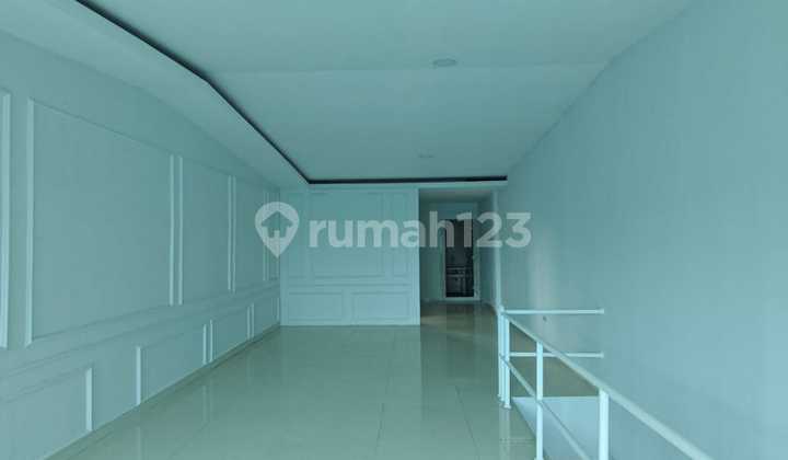 For Rent/ For Sale 3-Story Shop House Fully Renovated Strategic Location By the Main Road in Palem Semi
