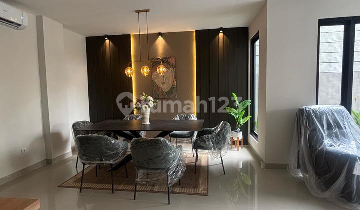Luxury House For Sale In Karawaci Ready To Occupy With Modern Design 2