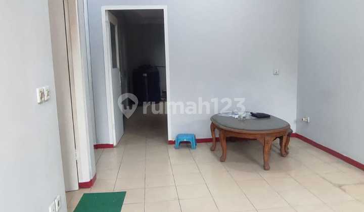 For Quick Sale: Newly Renovated, Ready-to-Occupy House with a Lush Garden in Ubud 2