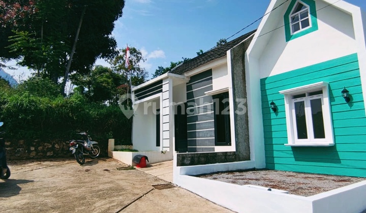 Modern House SHM Flood-Free in Cibiru Wetan, East Bandung 2