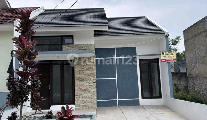 Rumah Siap Huni di Pinggiran Kota Bandung Rumah Siap Huni di Pinggiran Kota Bandung