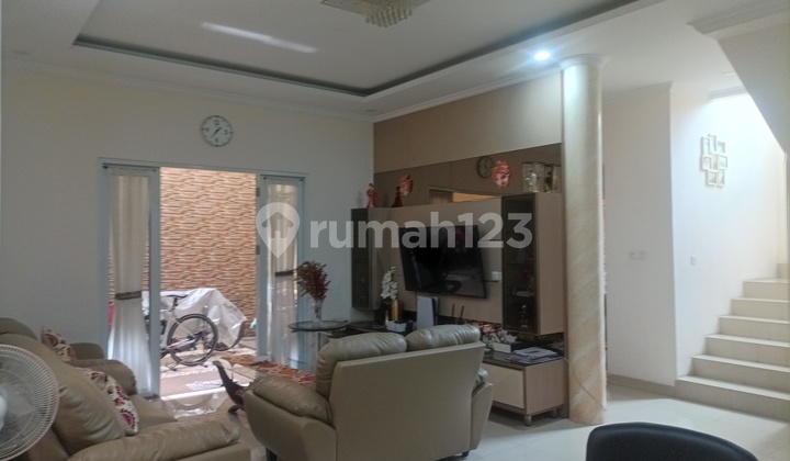 Rumah Full Renovasi SHM Hadap Utara di Alicante Gading Serpong