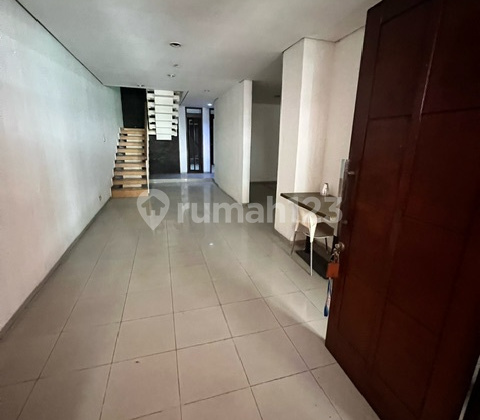 Dijual Rumah lokasi strategis dekat Pondok Indah Mall 2