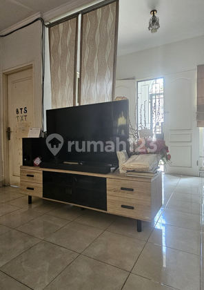 Rumah 2 Lantai Siap Huni di Srengseng Jakarta Barat Rumah 2 Lantai Siap Huni di Srengseng Jakarta Barat