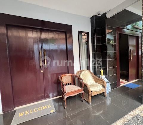 Rumah Siap Huni 2 Lantai Kebayoran Baru Dekat ke Senayan City