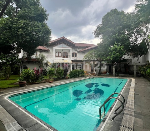 Disewa Rumah Mewah Lokasi di Jl. Metro Alam Pondok Indah, Jakarta Selatan Disewa Rumah Mewah Lokasi di Jl. Metro Alam Pondok Indah, Jakarta Selatan