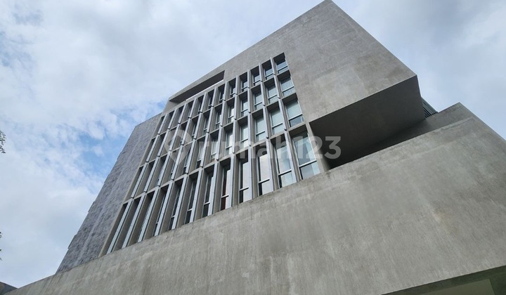 Sewa/Lease: Business/Entertainment Space With Rooftop Area At Guntur, Setiabudi. Sewa/Lease: Business/Entertainment Space With Rooftop Area At Guntur, Setiabudi.