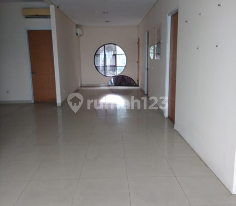 Disewakan Ruang Usaha Lantai 2 di Prapanca Raya Disewakan Ruang Usaha Lantai 2 di Prapanca Raya