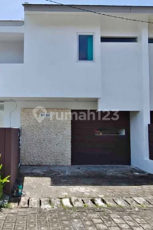 Villa 2 Lantai Full Furnished di Lokasi Strategis - Jimbaran, Badung