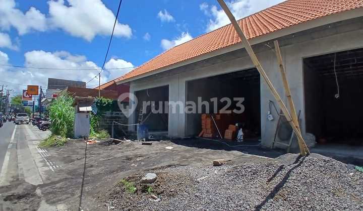 Shop House in a Strategic Location on the Main Road - Kerobokan, Badung