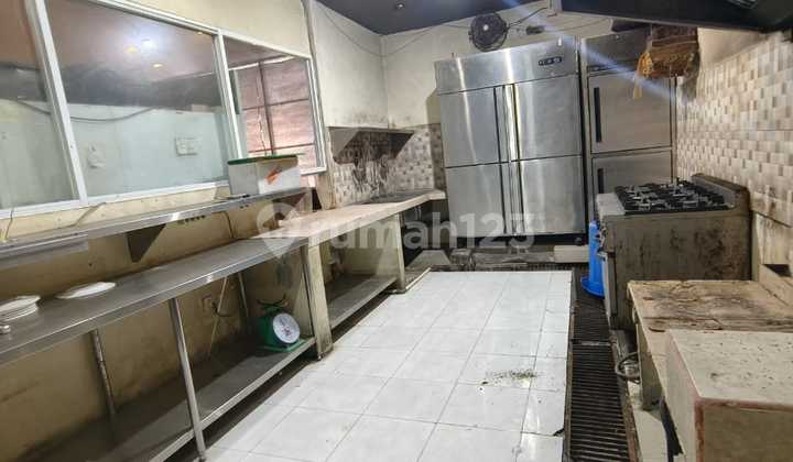 Commercial Building Mengwi, Badung