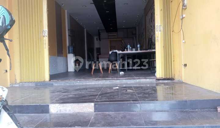 Ruko 3 Lantai dengan Lokasi Strategis - Kuta, Badung