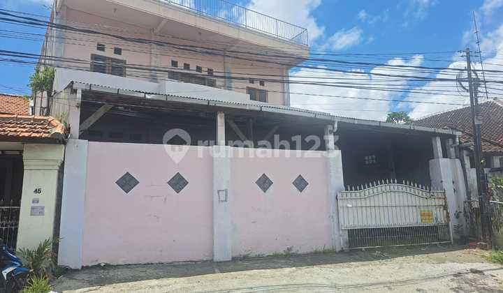 Large 7-Bedroom House in Kebo Iwa Large 7-Bedroom House in Kebo Iwa