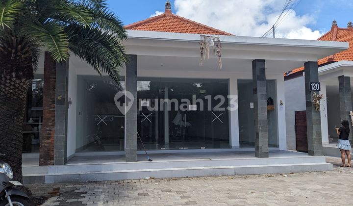 Store with Spacious Building on Main Road - Kerobokan, Badung