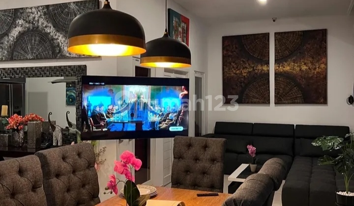 Villa 2 Lantai Full Furnished dengan Lahan Luas dan Lokasi Nyaman - Seminyak, Badung Villa 2 Lantai Full Furnished dengan Lahan Luas dan Lokasi Nyaman - Seminyak, Badung