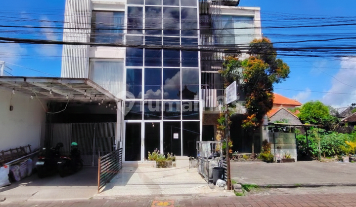 3-Story Apartment Fully Furnished