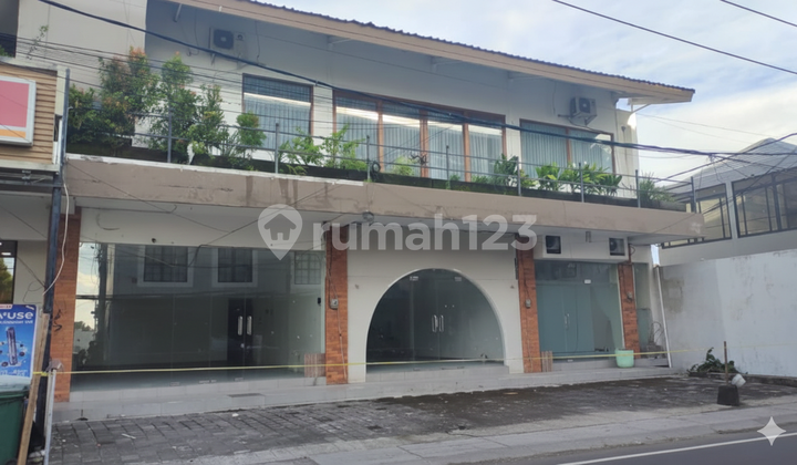 Store with Strategic Location on Main and Busy Main Road - Kerobokan, Badung