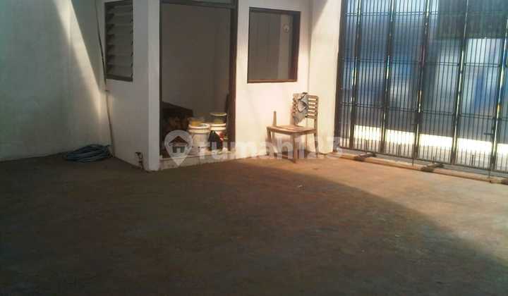 Strategic 3-Story Shop House in Kedungcina, Jepara – Suitable for Business & Investment! 2