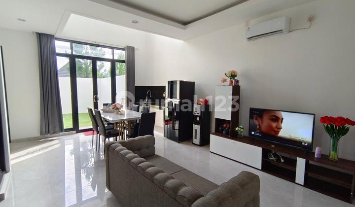 Rumah Full Furnished Di Hilago Disewakan – Cocok Untuk Ekspat / Keluarga! 2