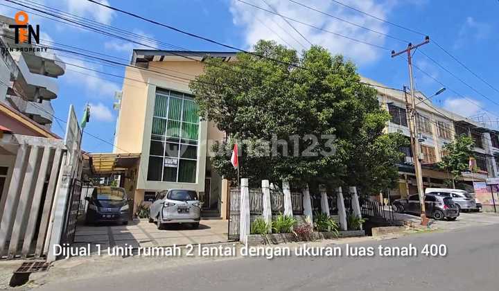 Di Jual Rumah Bagus 3 Lantai Strategis di Pusat Kota Pekanbaru