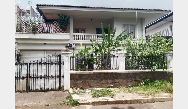 Rumah Asri Ada Taman Belakang di Permata Hijau, Jakarta Selatan
