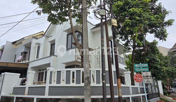 Rumah Mewah Baru Renovasi Posisi Hook di BSD Nusaloka, Tangerang