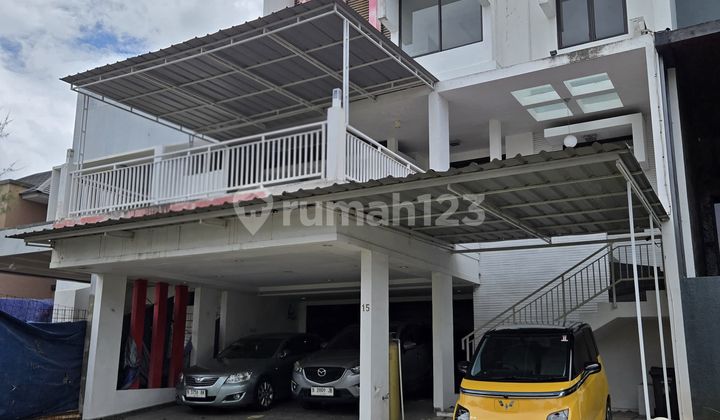 Sewa Jual Rumah Cantik 3 Lantai Siap Huni di Sutera Onyx, Alam Sutera - Tangerang 1