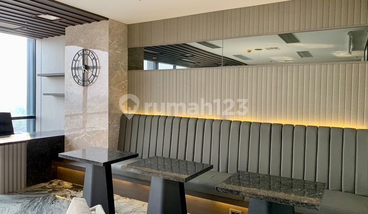 Rent Ready-to-Occupy Office Space with Luxury Full Furnishings in a Strategic Location in Alam Sutera, Tangerang
