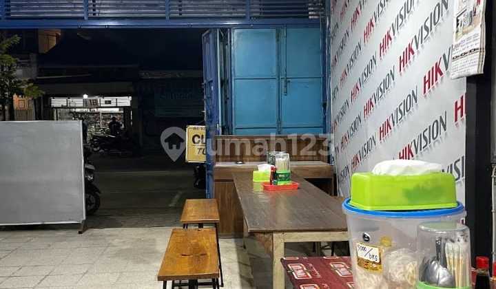 Good 3-Story Shop House in a Strategic Location Suitable for Business on the Main Road of Tegal City, Central Java. 2