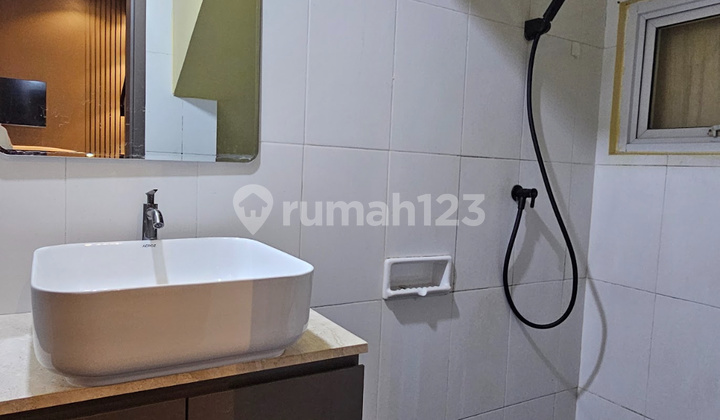 Nice Fully Furnished 2-Story House Ready to Occupy in Fiordini Illago Cluster, Gading Serpong - Tangerang 2