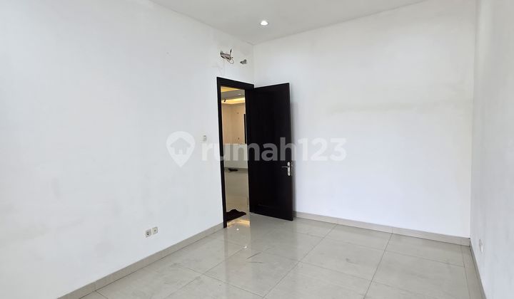 Sewa Jual Rumah Cantik 3 Lantai Siap Huni di Sutera Onyx, Alam Sutera - Tangerang 2