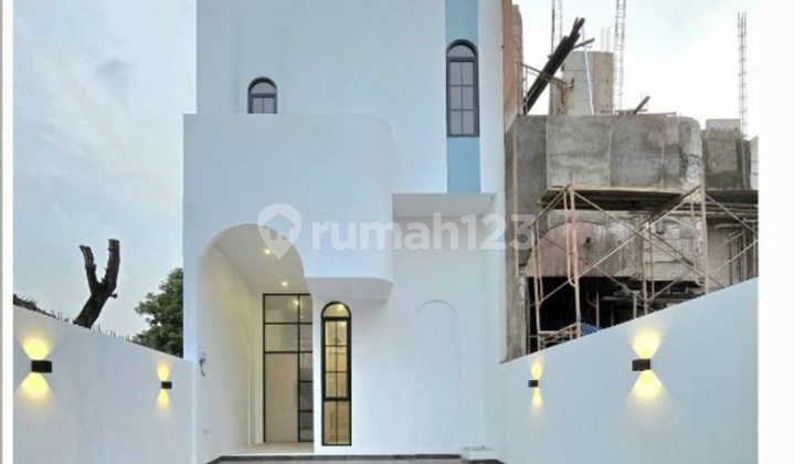 Dijual Rumah. Little Santorini. Lt 138 Lb 160 Joglo Jakbar 2