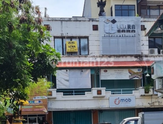 For rent. Shop house. 3.5 Floors Denpasar Bali