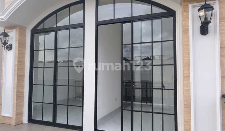 Disewakan. Rumah Baru Bukit Nirmala Pik2 2