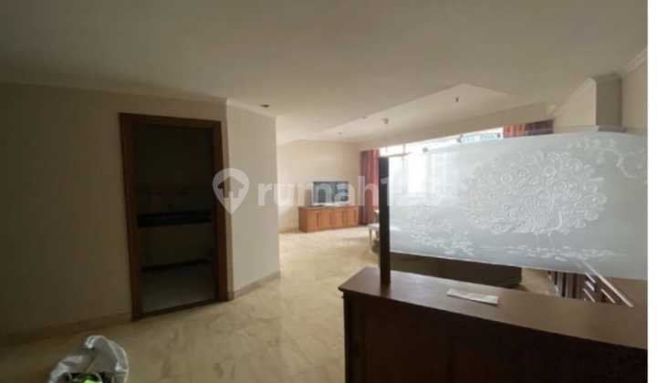 Dijual Apartemen. Slipi Lt = 118 M2, 3 Br Harga Dibawah Pasaran