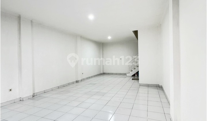 Sunda A Yani Street Shop House, Sumur Bandung City