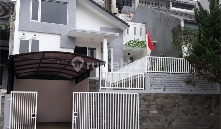 Well-Maintained House in Pasir Impun, Cikadut, Cicaheum, Bandung Well-Maintained House in Pasir Impun, Cikadut, Cicaheum, Bandung