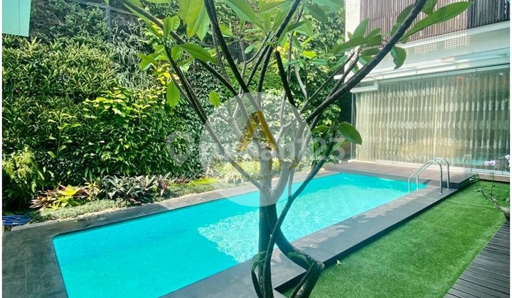 Rumah Villa Kota Baru Parahyangan Kolam Renang Swimingpool