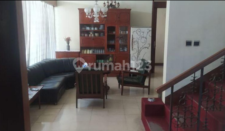 For Sale Riau Wing House Bandung. Quiet Location 2