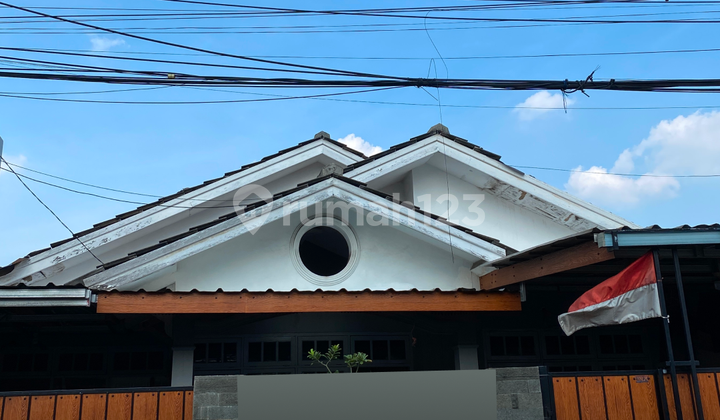 Rumah Estetik Cipayung, Gak Perlu Masuk Gang, Gak Perlu Renov