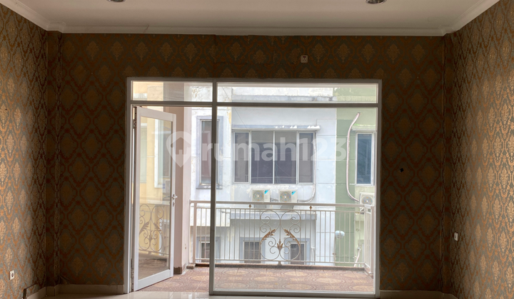 4-Story Ready-to-Use Shop House in Jatiwaringin, Ideal for Business 2