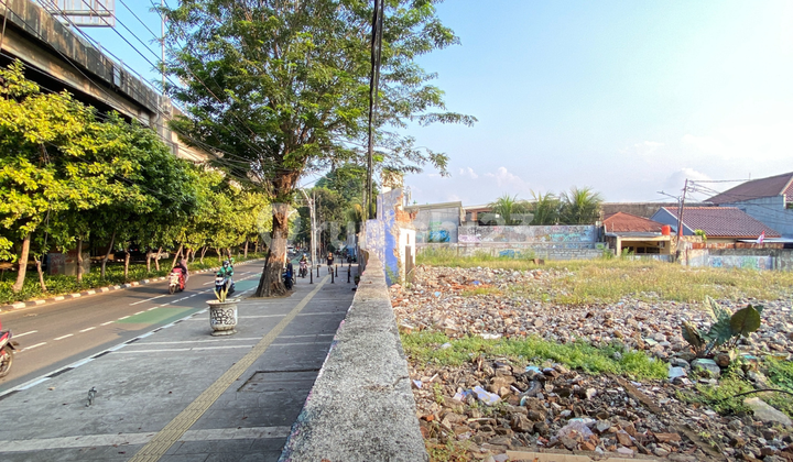 Tanah 2.950 m² Matraman, Jakarta Timur: depan jalan raya utama 1