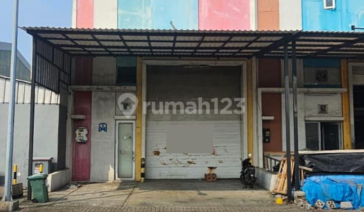 Ready-to-Use 366 m² Warehouse at Daan Mogot – Ideal for Logistics & Distribution Ready-to-Use 366 m² Warehouse at Daan Mogot – Ideal for Logistics & Distribution