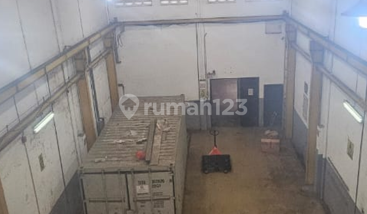 Ready-to-Use 366 m² Warehouse at Daan Mogot – Ideal for Logistics & Distribution Ready-to-Use 366 m² Warehouse at Daan Mogot – Ideal for Logistics & Distribution