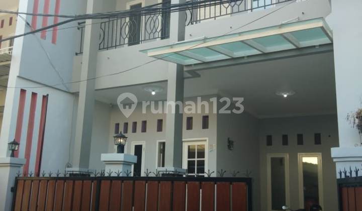 Akhir Pekan Lebih Tenang di Rumah Luas Jatirahayu, Bekasi Akhir Pekan Lebih Tenang di Rumah Luas Jatirahayu, Bekasi