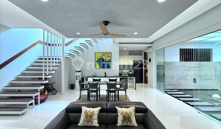 Rumah Lokasi Strategis Dalam Komplek Selangkah KeMall di Kebayoran Lama