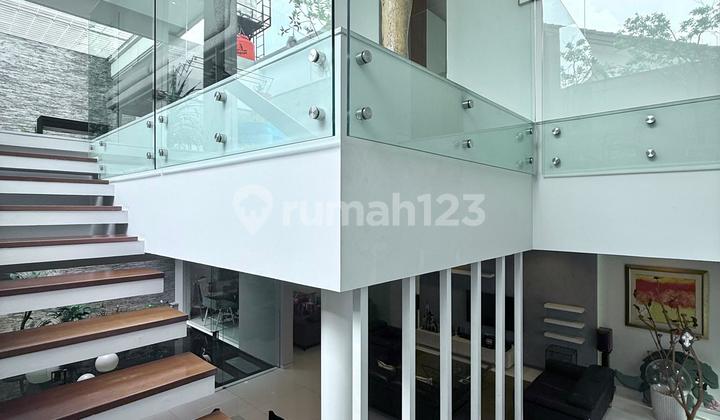 Rumah Lokasi Strategis Dalam Komplek Selangkah KeMall di Kebayoran Lama 2