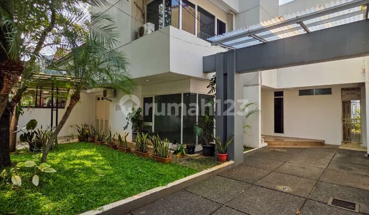 House in a Strategic Location Near SCBD and Office Areas in Kebayoran Baru