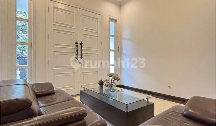 RUMAH 2 LANTAI TERAWAT DAN SIAP HUNI LOKASI STRATEGIS LEBAK BULUS 2