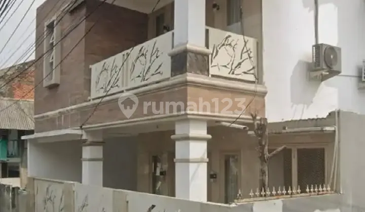 Rumah Bagus Siap Huni Posisi Hoek di Cipulir Jakarta Selatan Rumah Bagus Siap Huni Posisi Hoek di Cipulir Jakarta Selatan